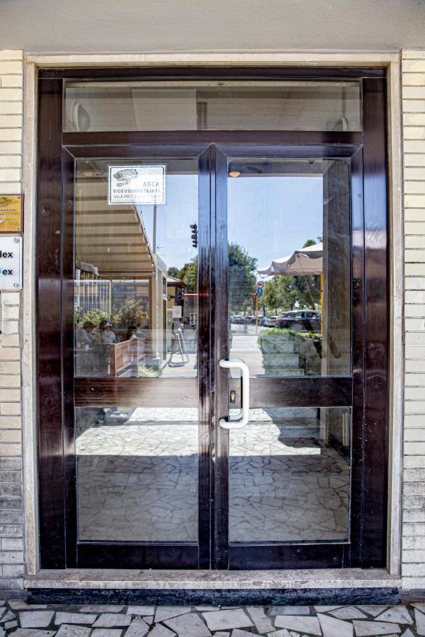 Meravigliosa Camera Con Finiture Di Lusso Appena Ristrutturata Marina Di Carrara Luaran gambar
